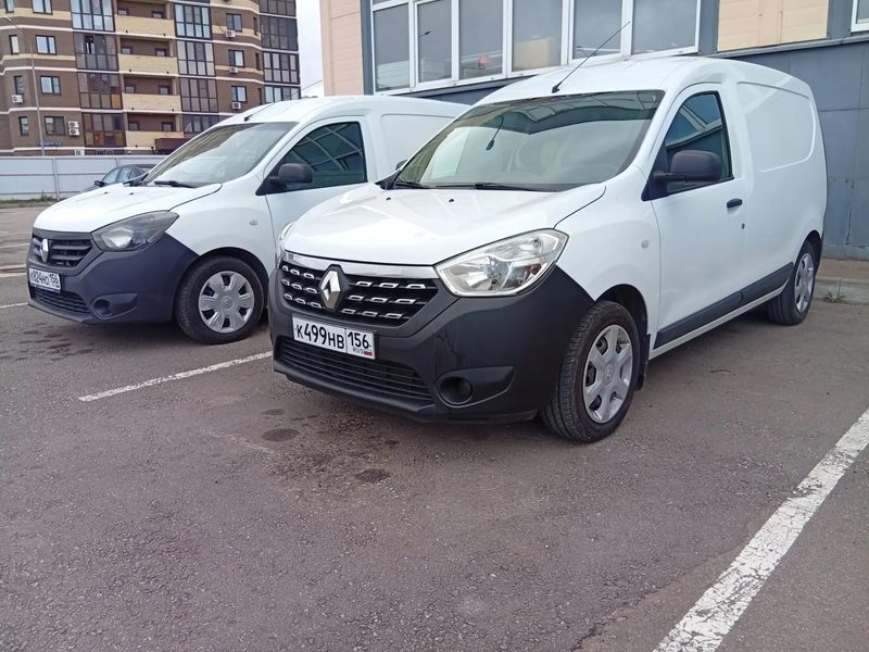 Рабочие фургоны выездных мастеров Автодоктор24